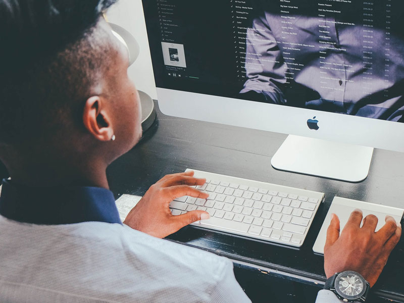 Comment les experts-comptables accompagnent les créateur d'entreprises