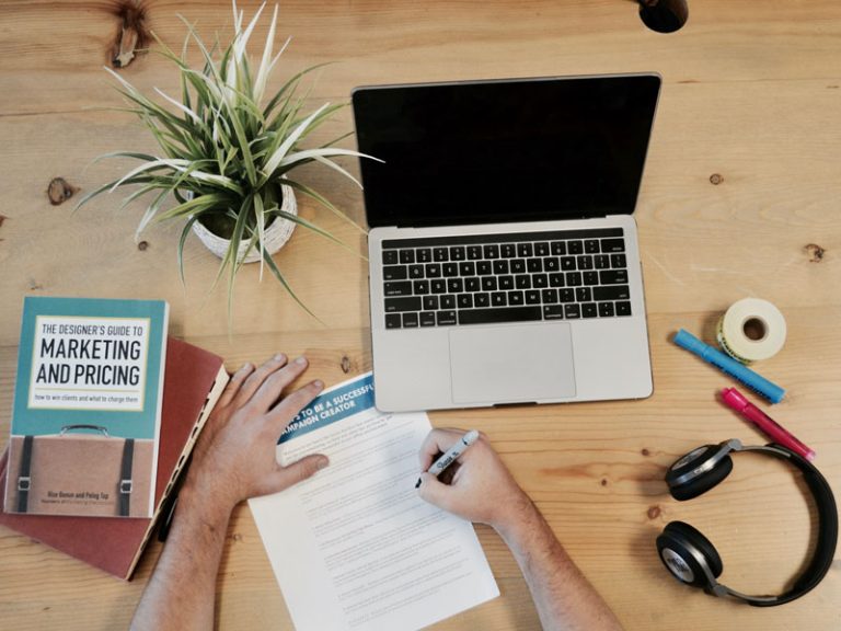 Comment faire des apports en industrie dans une SAS