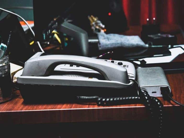 quelle-difference-entre-un-telephone-sip-et-un-telephone-ip